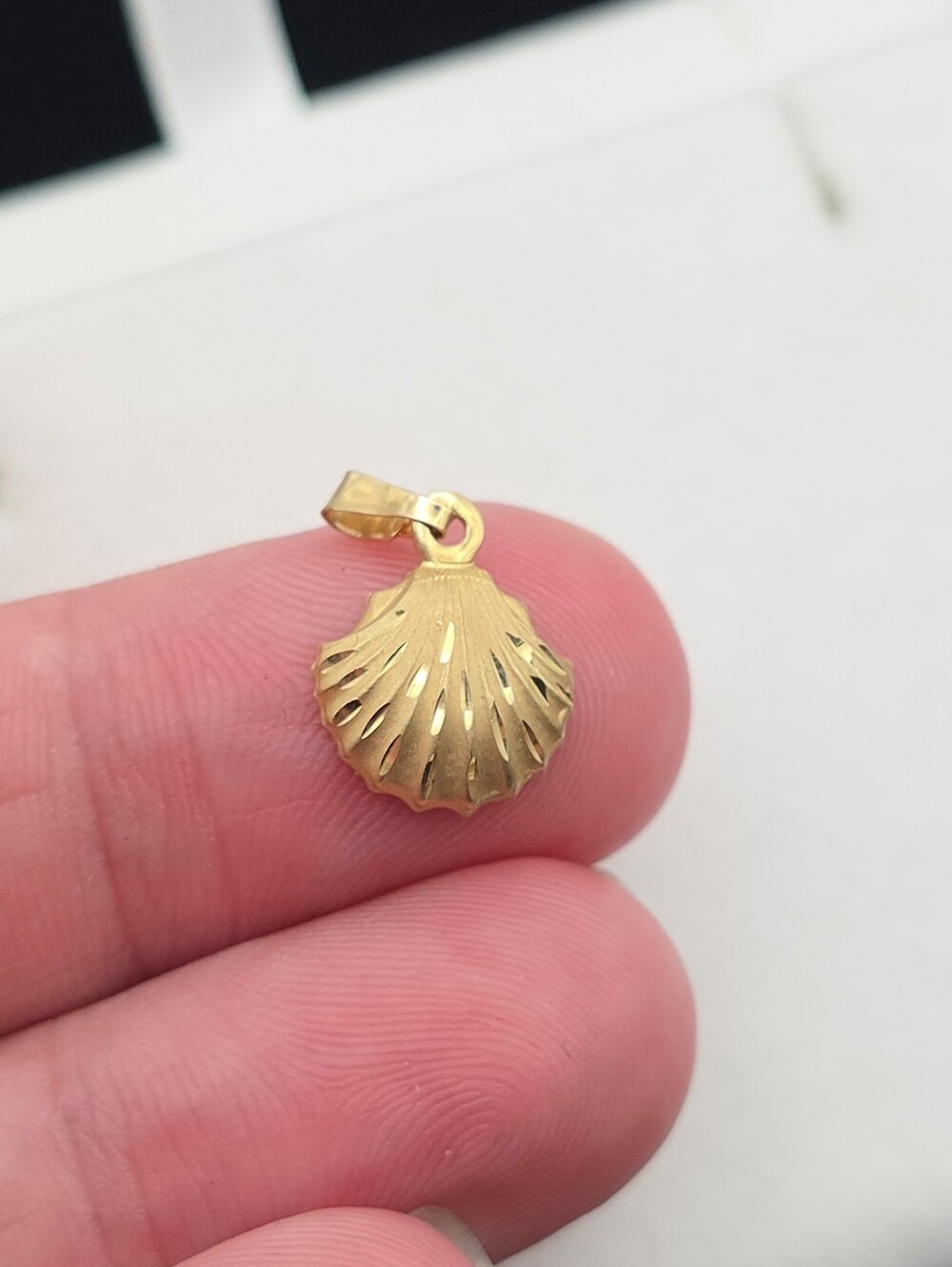 Vintage Fine Jewelry 14k Gold Dainty Minimalist Seashell Charm Pendant Beach - Picture 4 of 6